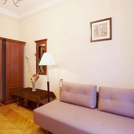 Pylnykarska 6 Appartement Lviv Buitenkant foto