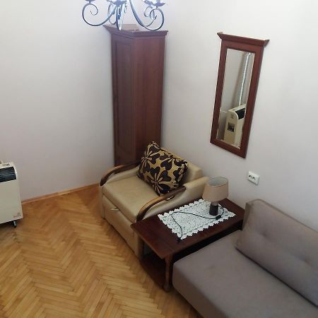 Pylnykarska 6 Appartement Lviv Buitenkant foto
