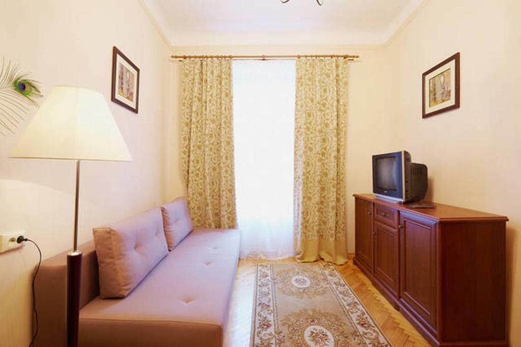 Pylnykarska 6 Appartement Lviv Buitenkant foto