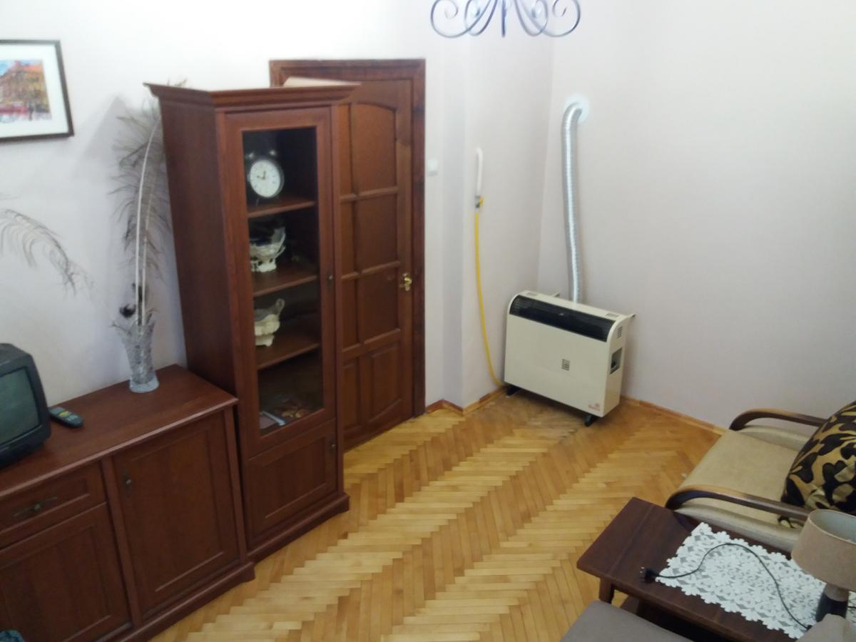 Pylnykarska 6 Appartement Lviv Buitenkant foto